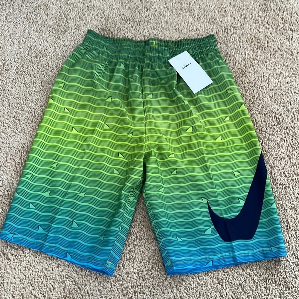 New! Nike boys XL green multi swim shorts .